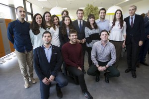  a Delegada, o Conselleiro de Industria e o Alcalde de Nigrán entregáronlles os seus correspondentes títulos acreditativos do seu paso por ViaVigo.